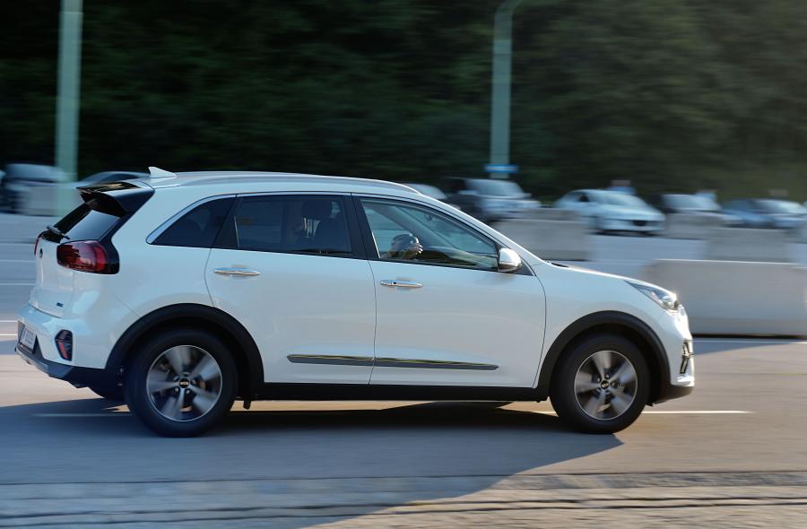  Kia Niro Plug-In Hybrid (DE) 2019 года  (WW) (фото 31 из 53)